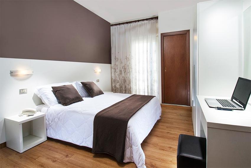 Hotel Niagara Cattolica Zewnętrze zdjęcie
